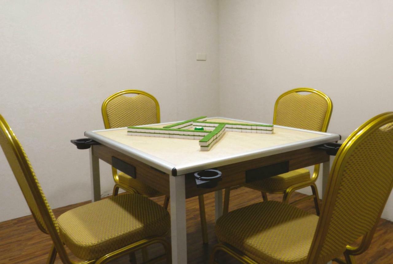 Look Royal Resort Chiayi Exterior foto A carrom table